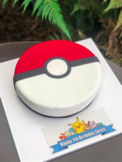 Pokémon Ball - Kidd's Cakes & Bakery