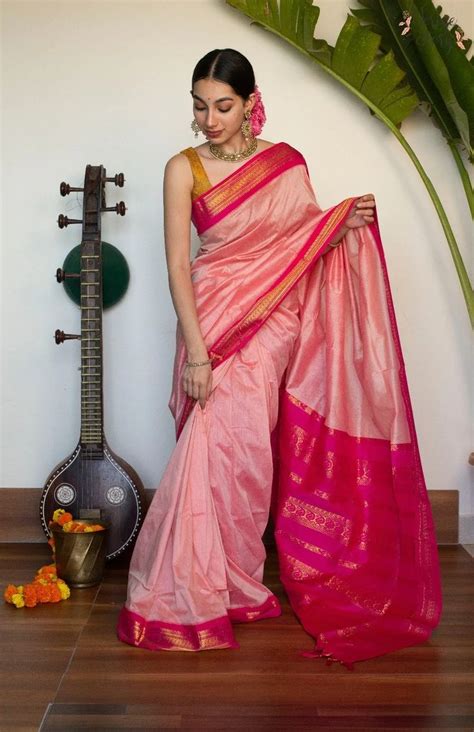 Pin by Malini on Gajra and saree look | Indian fashion saree, Stylish ...