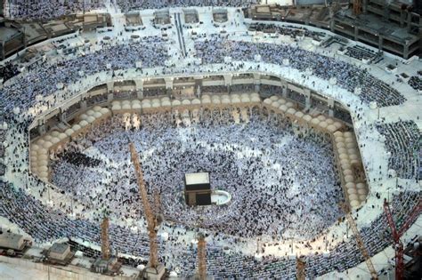 Aerial View of Masjid Al Haram, Makkah - Ramadan 1438H / 2017 | CBHUK