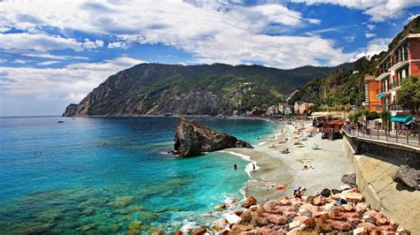 The sea Monterosso, Italy - Beautiful beach Wallpaper Download 3840x2160