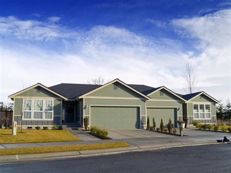 The Difference Between Semi-Detached Homes and Townhomes