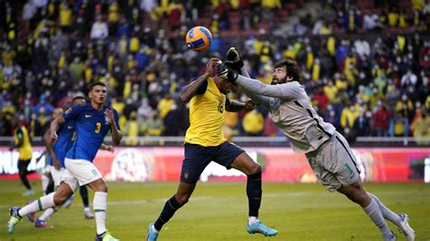 Top 10 Best Goalkeepers At The 2022 World Cup