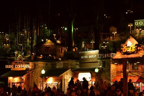 Gatlinburg Nightlife: Top 5 Things to Do After Dark