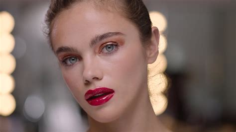 How To Do '80s Metallic Eyes & A Bold Red Lip | Metallic eyes, Bold red lips, Red lips