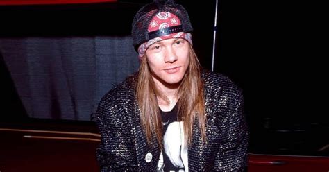 Axl Rose Biography - Facts, Childhood, Family Life & Achievements