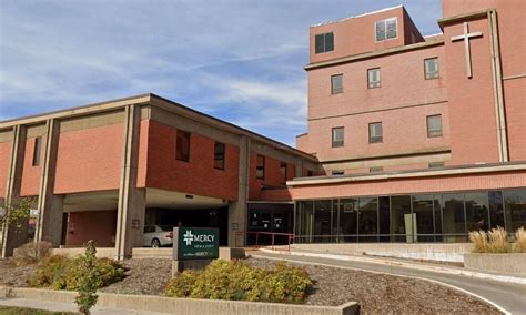 Iowa City hospital says lender’s actions amount to ‘inexcusable’ threats