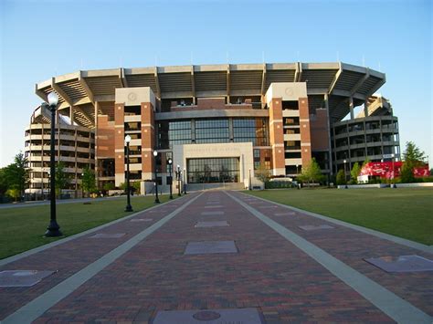 Morning Walk on the Campus of the University of Alabama (Tuscaloosa ...