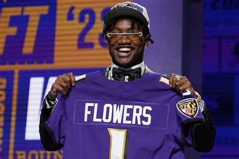 Ravens take WR Zay Flowers with 22nd pick in 1st round - WTOP News