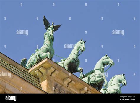 brandenburg gate, quadriga statue, brandenburg gates, quadriga statues ...