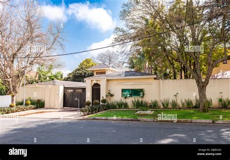 Nelson Mandela's house in Houghton (Johannesburg) where he died on 5th December 2013 Stock Photo ...