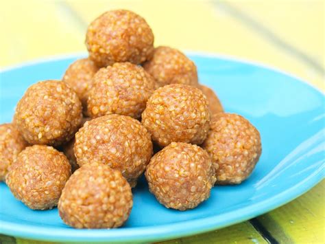 Look Again: Quinoa Peanut Butter Snack Balls - Happy Healthy Mama