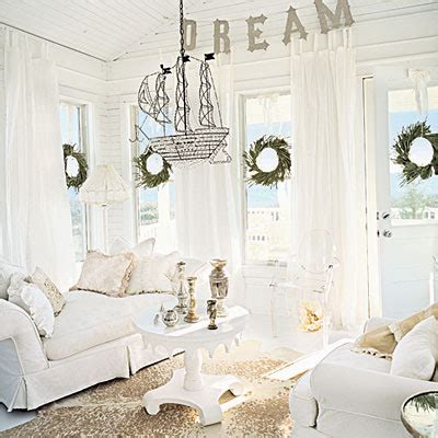 Sweeter Homes: Decorating a beach house for Christmas