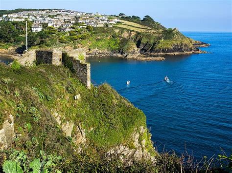 Cornwall's Rugged Coastal Walk from Polperro | Tencreek