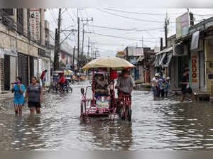 doksuri: Rain hits northern China as Typhoon Doksuri rolls inland - The ...