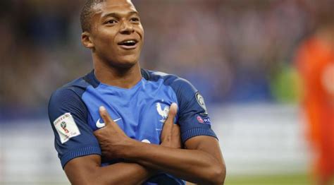 1280x1280 Resolution Kylian Mbappé 1280x1280 Resolution Wallpaper ...