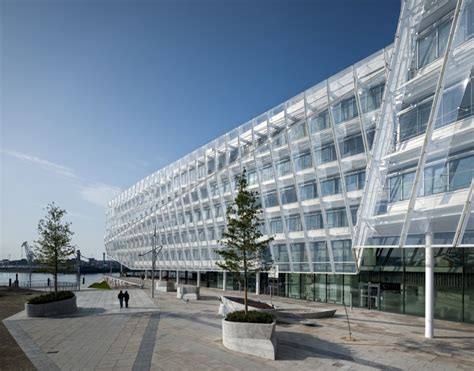 Unilever Headquarters / Behnisch Architekten | ArchDaily