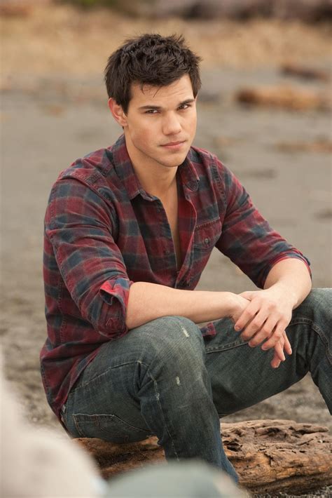 Jacob on the beach, The Twilight Saga: Breaking Dawn - Part 1 Taylor ...