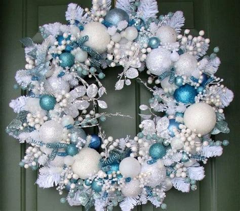 60 Unique Christmas Wreath Decoration Ideas For Your Front Door | White christmas wreath ...