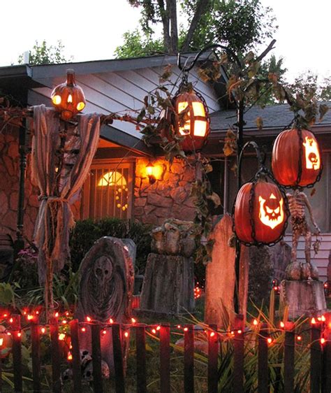 65 Best Halloween Outdoor Decoration Ideas For You - Instaloverz