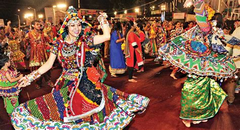 Gujarati Garba Song-Raas Garba song And Khelaiya Garba MP3-video Song Free Download For Navratri ...