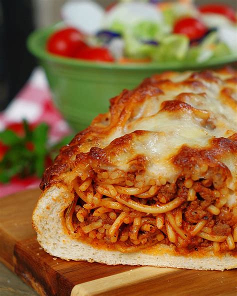 Spaghetti Stuffed Garlic Bread - Southern Discourse