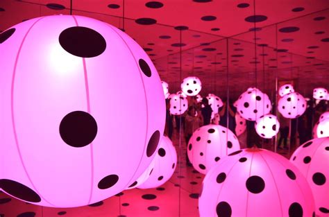 Polka dot suspension | Yayoi Kusama "Infinity Mirrors" exhib… | Flickr