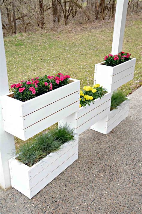 33 Best Built-In Planter Ideas and Designs for 2021