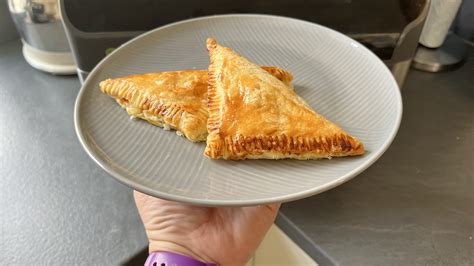I made these apple-filled air fryer turnovers and my friends thought they were store-bought ...