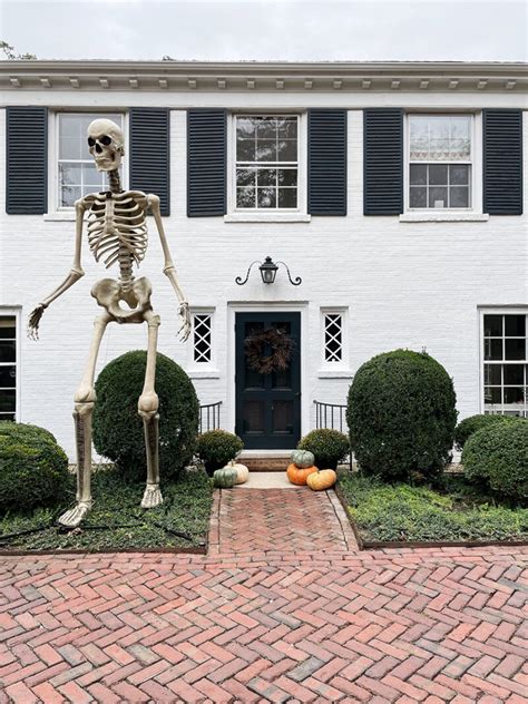 Weekend Reading: How I Found The Home Depot Skeleton