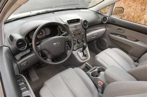 2007 Kia Rondo Pictures - 73 Photos | Edmunds