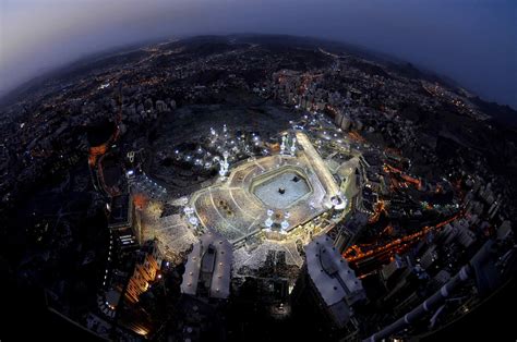 Wonderful View of Mecca at Night ~ ARHGUZ