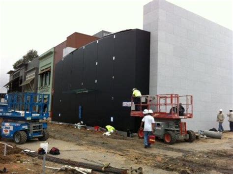 The Highland Village Apple Store will have 160 employees, opens at 8 a ...