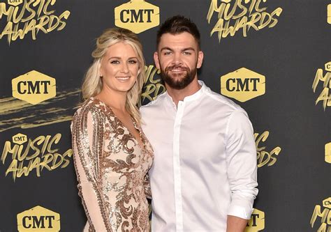 Country Singer Dylan Scott & Wife Blair Expecting Baby #2 | ExtraTV.com