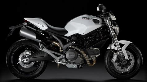 2014 Ducati Monster 696 Review - Top Speed