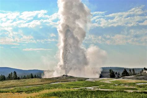 Old Faithful Geyser Basin Wanderung | CANUSA