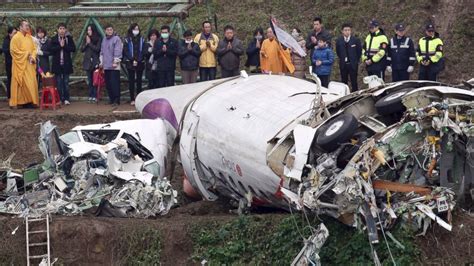 TransAsia Pilots Apparently Shut Off Wrong Engine - ABC News