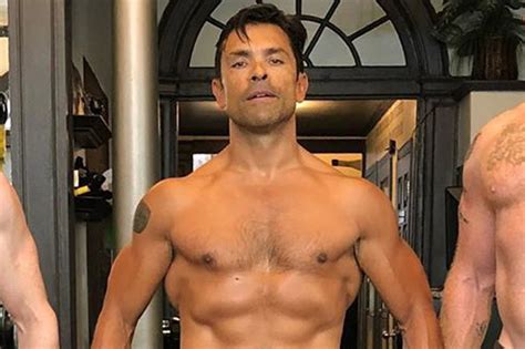 Kelly Ripa shows off Mark Consuelos’ ripped body and more star snaps | Page Six