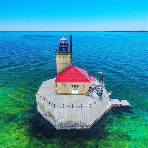 Beautiful Lighthouses in Michigan Worth a Visit | Michigan