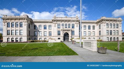 Panorama of Facade of Everett High School in Washington State Editorial ...