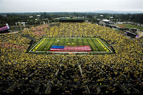 Photos: Oregon football — Best of Oregon vs. Tennessee game | Oregon ...