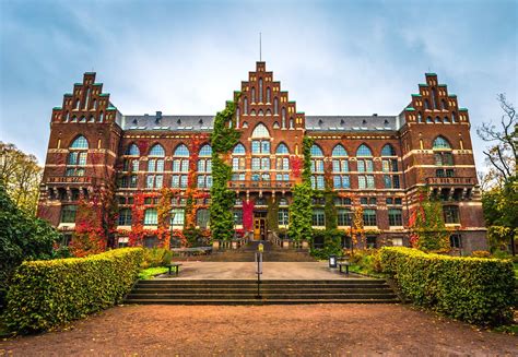 Beautiful universities in Europe | 813 TRAVEL