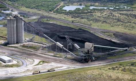 Coal production falls sharply in Texas