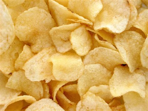 Classic Salted Potato Wafer Chips, Packaging Size: Loose, Rs 140 /kg ...