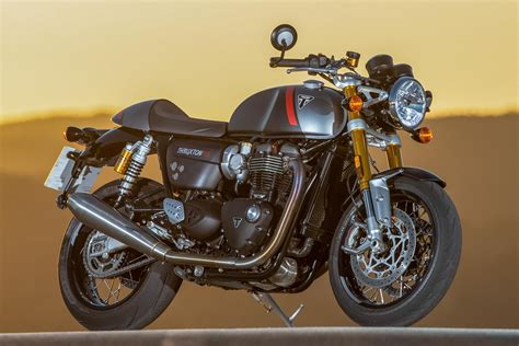 2020 Triumph Thruxton RS Review (17 Fast Facts) - Ultimate Motorcycling