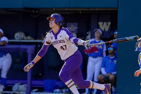 Husky Softball Notebook: Three straight sweeps