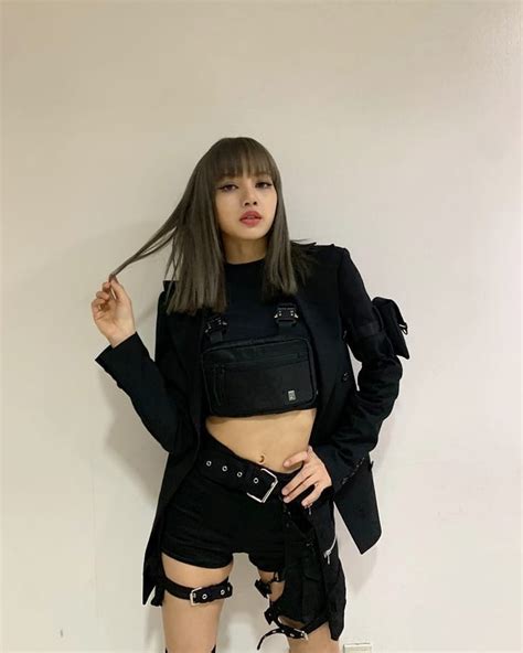 BLACKPINK Lisa Instagram and Insta Story Update, April 8, 2019