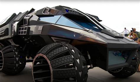 Flipboard: Tesla Cybertruck sure looks similar to NASA's Mars rover concept