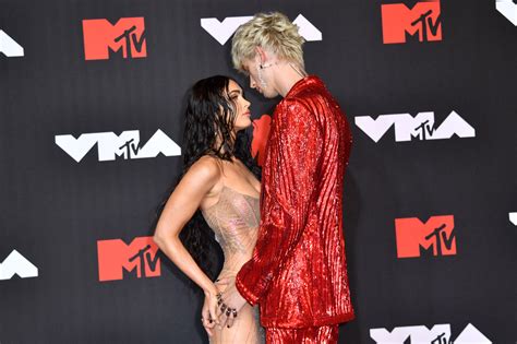 Megan Fox And Kourtney Kardashian Spark Pregnancy Rumours At VMAs