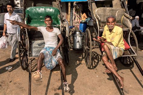 The Rickshaw Drivers of Kolkata, India - The New York Times