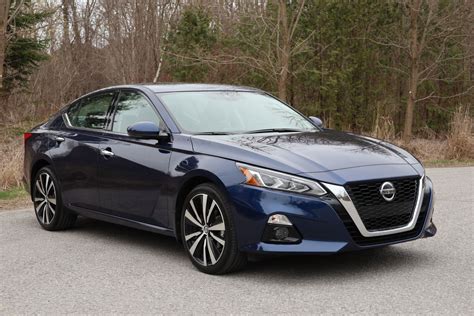 Car Review: 2019 Nissan Altima Platinum AWD | Driving